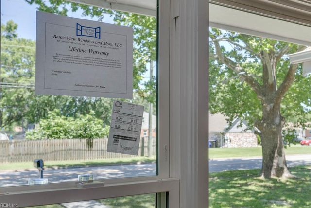 5833 Hedgerow LN, Portsmouth, VA 23703