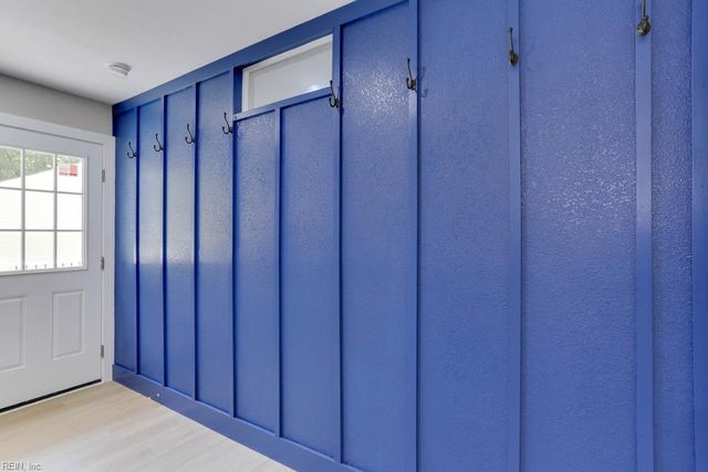 5833 Hedgerow LN, Portsmouth, VA 23703