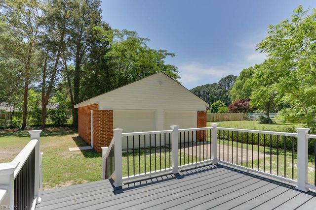 5833 Hedgerow LN, Portsmouth, VA 23703