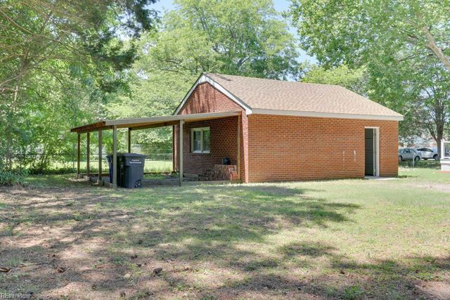 5833 Hedgerow LN, Portsmouth, VA 23703