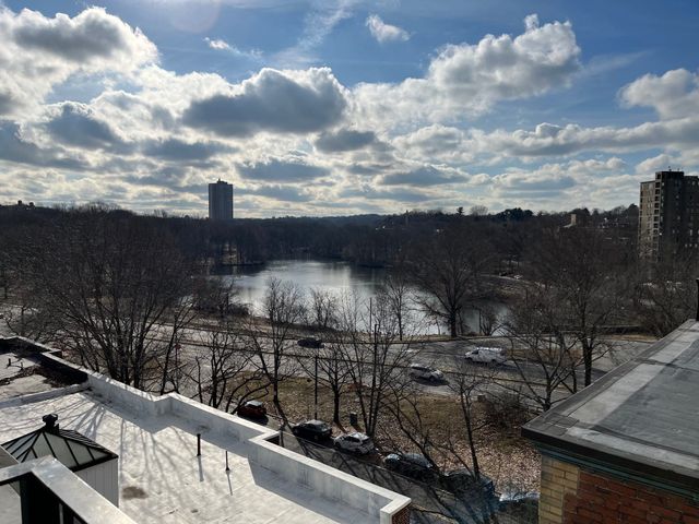 10 Jamaicaway 28, Boston, MA 02130
