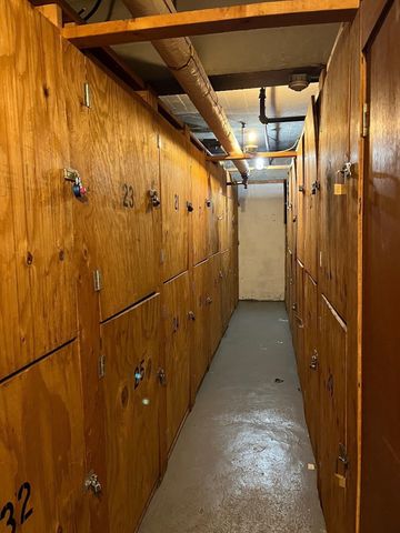 10 Jamaicaway 28, Boston, MA 02130