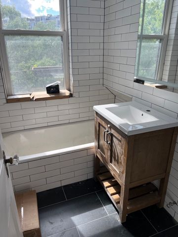 10 Jamaicaway 28, Boston, MA 02130