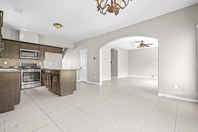 7828 ENCHANTED VIEW Drive, El Paso, TX 79911