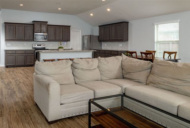 2525 Silver Fox Trail, Weatherford, TX 76087