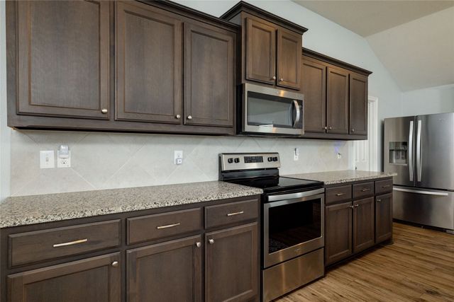 2525 Silver Fox Trail, Weatherford, TX 76087