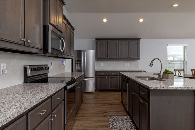 2525 Silver Fox Trail, Weatherford, TX 76087