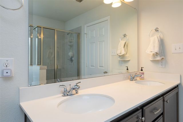 2525 Silver Fox Trail, Weatherford, TX 76087