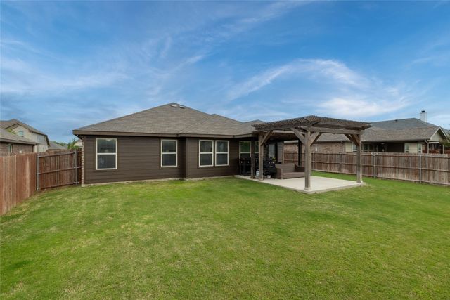 2525 Silver Fox Trail, Weatherford, TX 76087