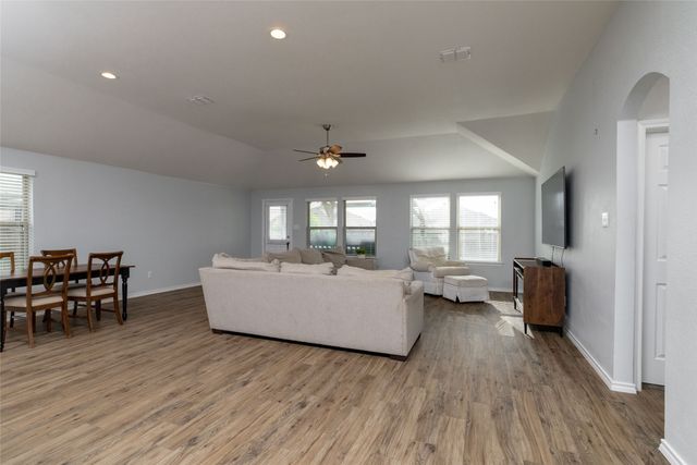 2525 Silver Fox Trail, Weatherford, TX 76087