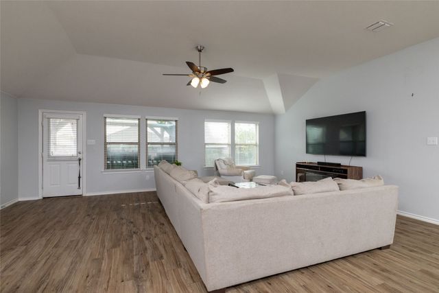 2525 Silver Fox Trail, Weatherford, TX 76087