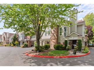 1260 Ne HORIZON Loop 303, Hillsboro, OR 97124