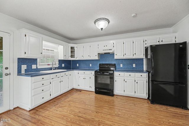 5714 Rolling Meadows Road, Randleman, NC 27317