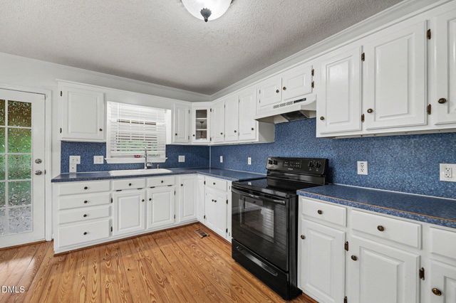 5714 Rolling Meadows Road, Randleman, NC 27317