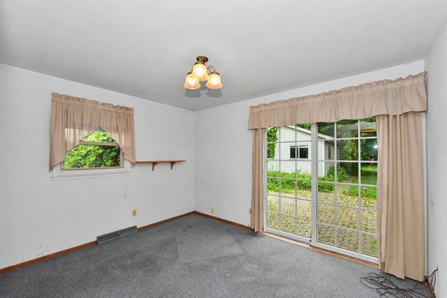 8600 Racine AVENUE, Waterford, WI 53185