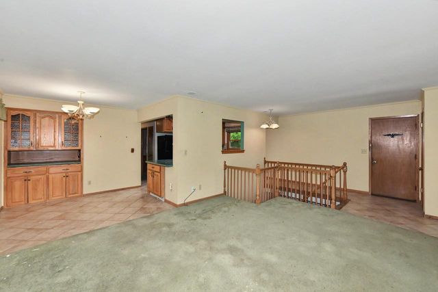 8600 Racine AVENUE, Waterford, WI 53185