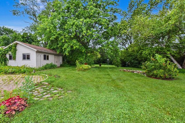 8600 Racine AVENUE, Waterford, WI 53185