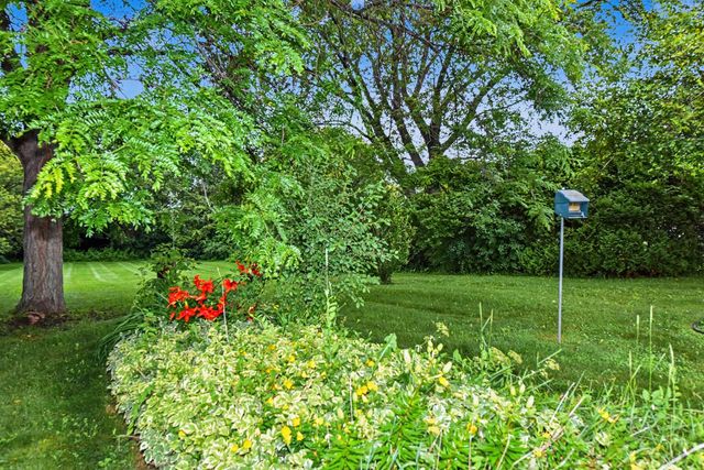 8600 Racine AVENUE, Waterford, WI 53185