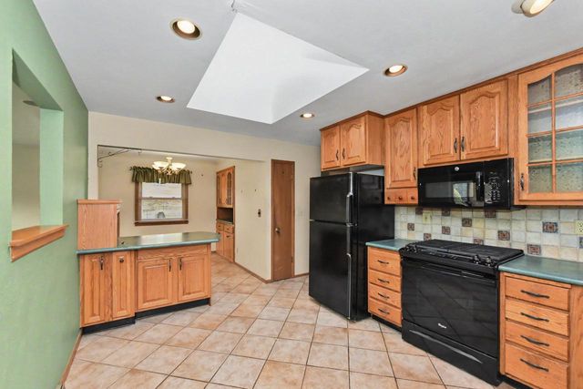8600 Racine AVENUE, Waterford, WI 53185
