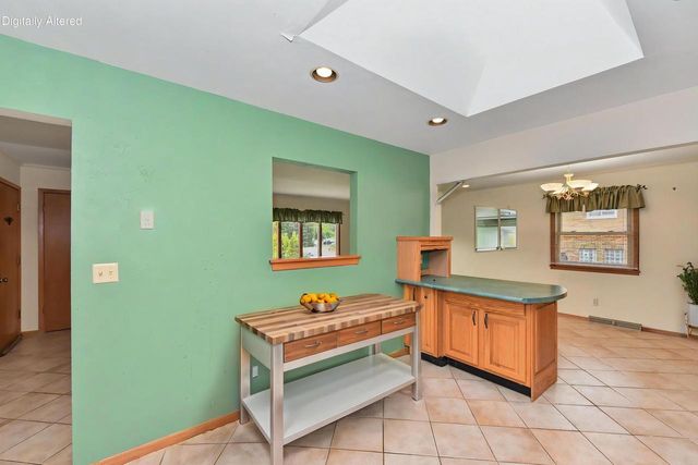 8600 Racine AVENUE, Waterford, WI 53185