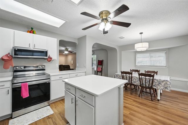 636 Capricorn Street, Cedar Hill, TX 75104