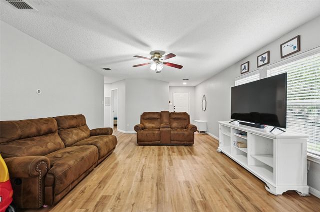 636 Capricorn Street, Cedar Hill, TX 75104