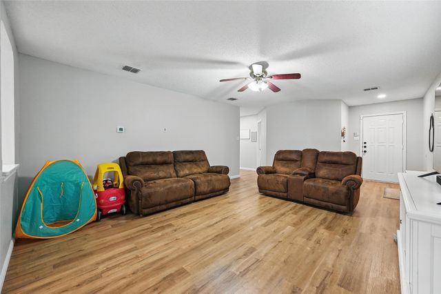 636 Capricorn Street, Cedar Hill, TX 75104