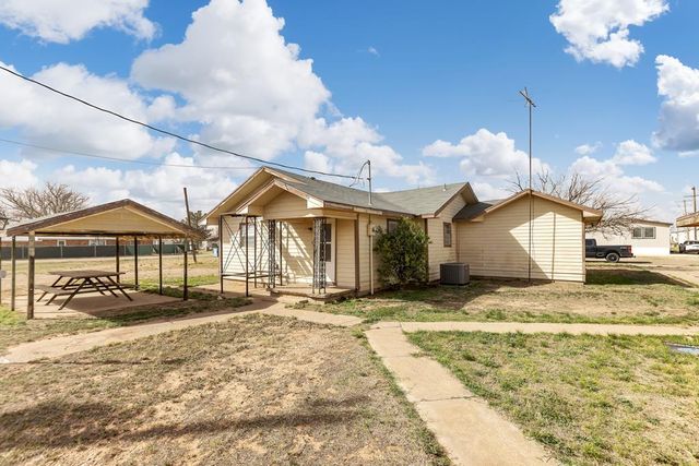 112 S Goldsmith St, Goldsmith, TX 79741