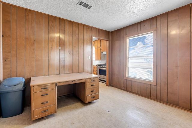 112 S Goldsmith St, Goldsmith, TX 79741