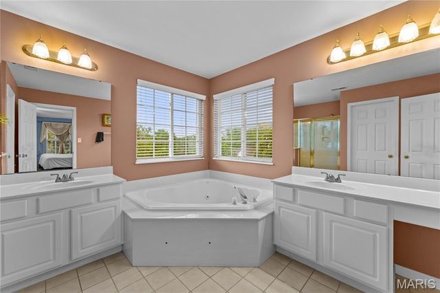 26 Harvestglen Court, St Louis, MO 63141