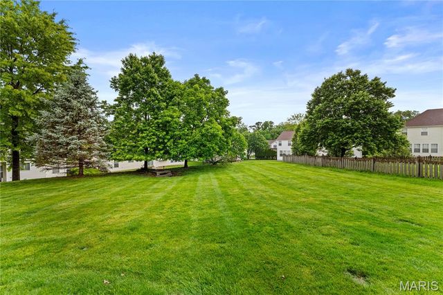 26 Harvestglen Court, St Louis, MO 63141