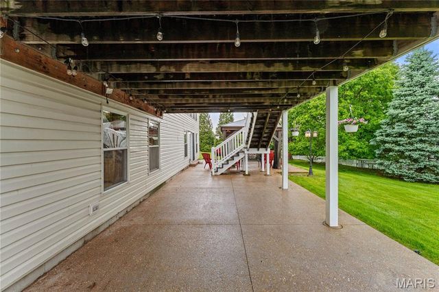 26 Harvestglen Court, St Louis, MO 63141