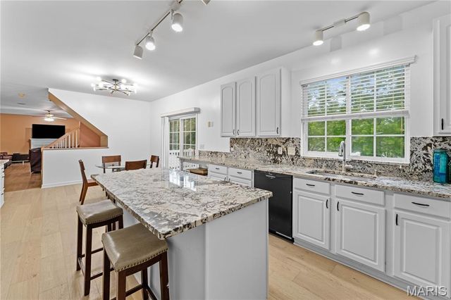 26 Harvestglen Court, St Louis, MO 63141