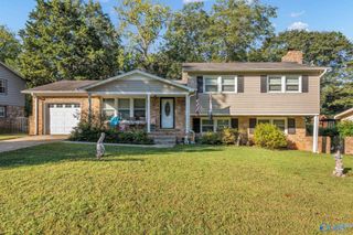 11406 Maplecrest Drive SE, Huntsville, AL 35803