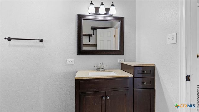 236 Glenbrook Drive, New Braunfels, TX 78130