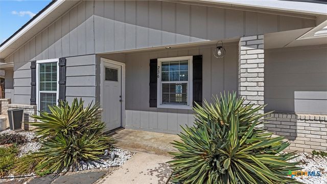236 Glenbrook Drive, New Braunfels, TX 78130