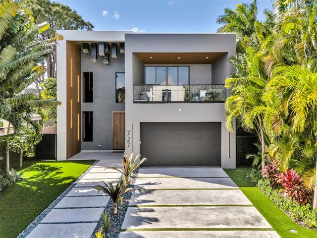 727 NE 17th Way, Fort Lauderdale, FL 33304