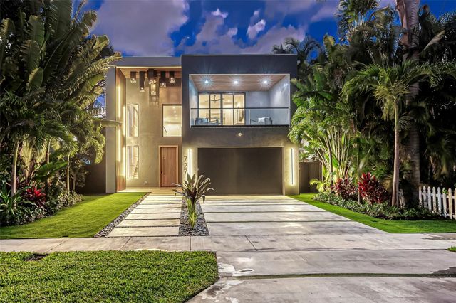 727 NE 17th Way, Fort Lauderdale, FL 33304