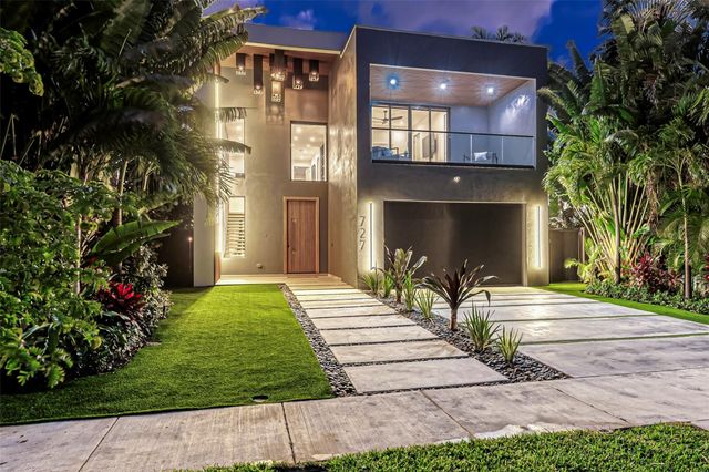 727 NE 17th Way, Fort Lauderdale, FL 33304