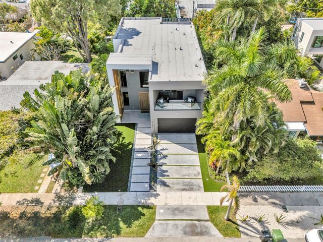 727 NE 17th Way, Fort Lauderdale, FL 33304