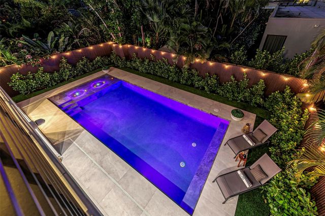 727 NE 17th Way, Fort Lauderdale, FL 33304