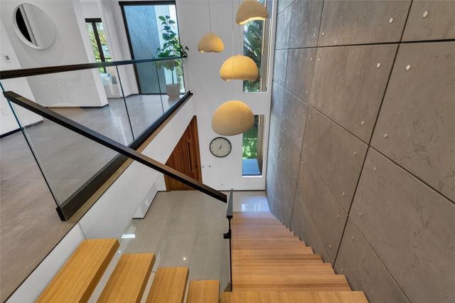 727 NE 17th Way, Fort Lauderdale, FL 33304