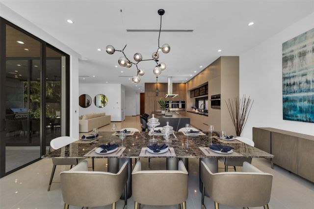 727 NE 17th Way, Fort Lauderdale, FL 33304