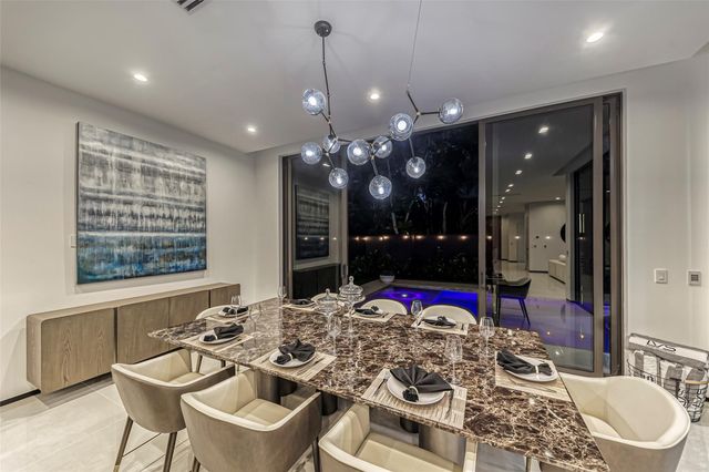 727 NE 17th Way, Fort Lauderdale, FL 33304