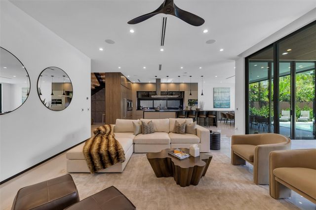 727 NE 17th Way, Fort Lauderdale, FL 33304