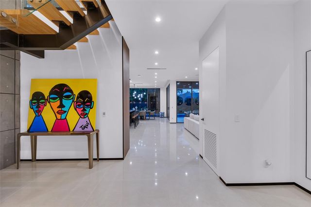 727 NE 17th Way, Fort Lauderdale, FL 33304