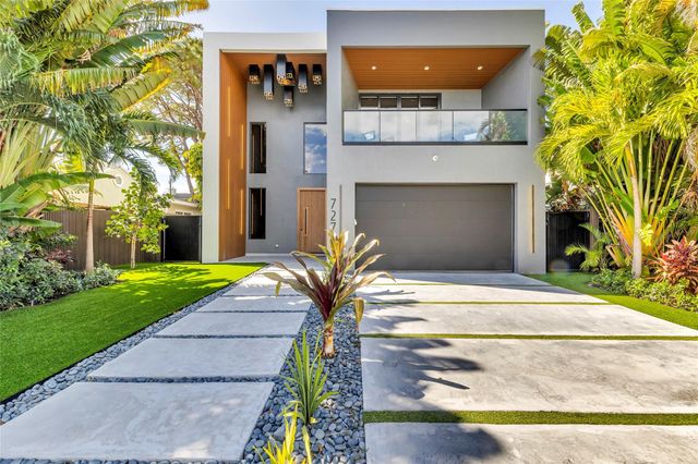 727 NE 17th Way, Fort Lauderdale, FL 33304