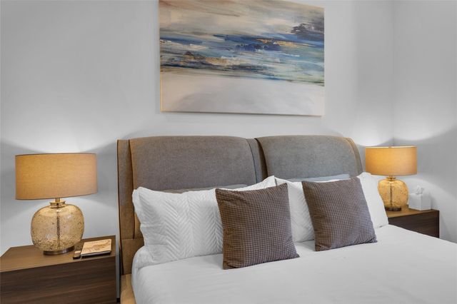 727 NE 17th Way, Fort Lauderdale, FL 33304