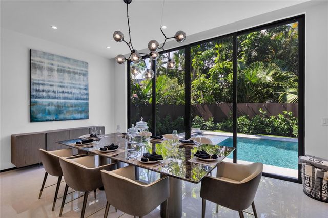 727 NE 17th Way, Fort Lauderdale, FL 33304