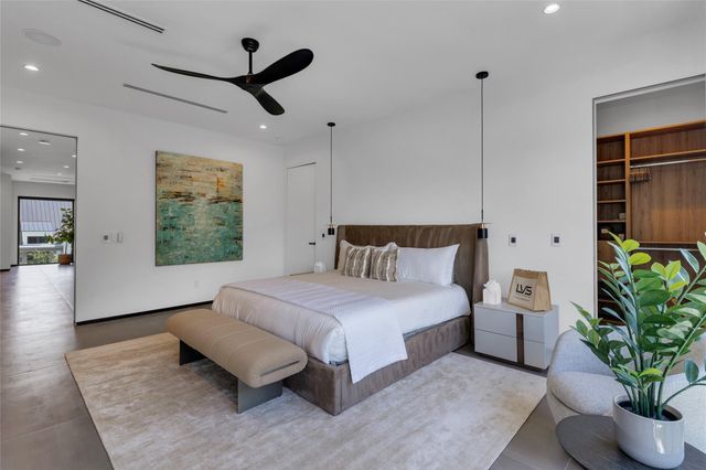 727 NE 17th Way, Fort Lauderdale, FL 33304